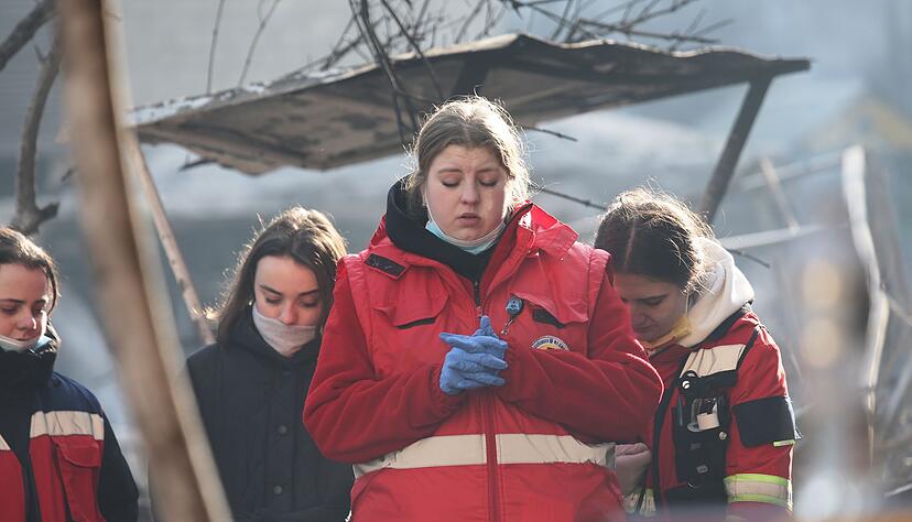In der westukrainischen Stadt Ternopil wurde ein Wohnblock durch einen Marschflugkörper zerstört. In der westukrainischen Stadt Ternopil wurde ein Wohnblock durch einen Marschflugkörper zerstört.