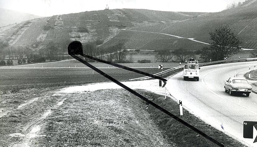 Zusammengestellt von Archiv und Dokumentation der Heilbronner Stimme - Februar 1984: Die Vorarbeiten für den 680 Meter langen Tunnel im Zuge der künftigen B39-Umgehung von Weinsberg haben begonnen.