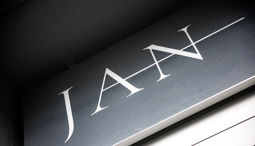 Erstmals hat das Restaurant &laquo;Jan&raquo; in M&uuml;nchen im Guide &laquo;Gault&Millau&raquo; f&uuml;nf rote Hauben - die beste Auszeichnung - bekommen.