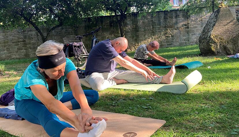 Beim Tag der Frauengesundheit geht es am Samstag im Berufskolleg Waldenburg auch darum, wie Yoga zum Wohlbefinden beitragen kann. Beim Tag der Frauengesundheit geht es am Samstag im Berufskolleg Waldenburg auch darum, wie Yoga zum Wohlbefinden beitragen kann.