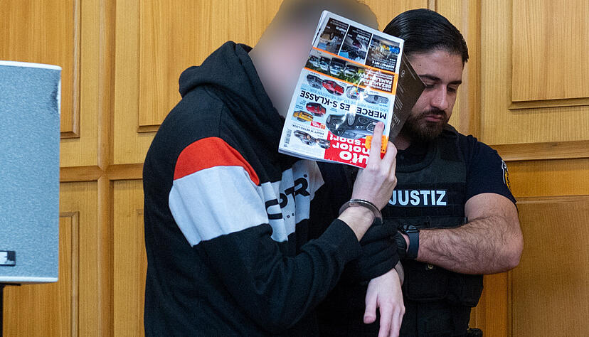 Der 18 Jahre alte Angeklagte muss sich vor dem Landgericht verantworten. Er soll einen zw&ouml;lfj&auml;hrigen Jungen ermordet haben.