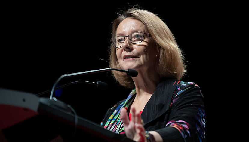 Die frühere SPD-Europaabgeordnete Evelyne Gebhardt kritisiert das Vorgehen der Europa-Christdemokraten beim Omnibus-Paket. Die frühere SPD-Europaabgeordnete Evelyne Gebhardt kritisiert das Vorgehen der Europa-Christdemokraten beim Omnibus-Paket.