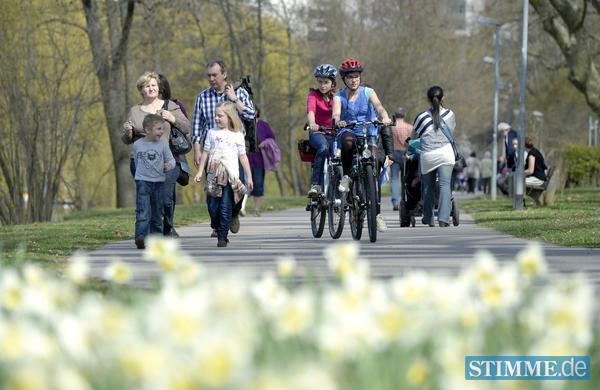 In Heilbronn drängen die Menschen am ersten wirklichen Frühlingswochenende ins Freie In Heilbronn drängen die Menschen am ersten wirklichen Frühlingswochenende ins Freie