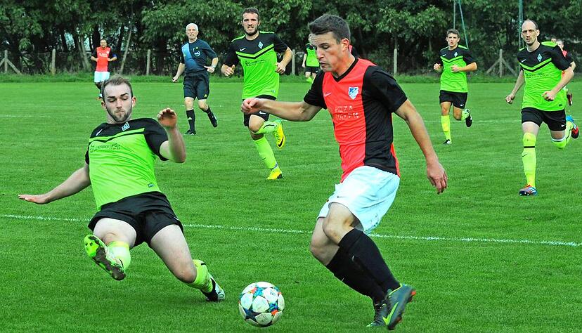 Christian Rehse (rechts) trifft mit dem TSV Ittlingen im Kreispokal als einziger B-Ligist auf die SG Waibstadt.Foto: Archiv/Kr&uuml;ger