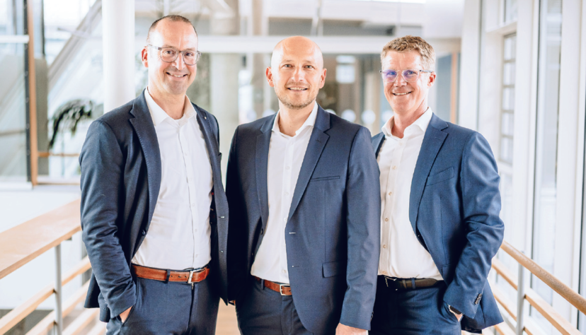 Dimitrios Meletoudis (in der Mitte des Bildes), Thomas Rohrer (rechts im Bild) und Holger Neubauer (links im Bild) sind im Vorstand der Volksbank Kraichgau Stiftung.