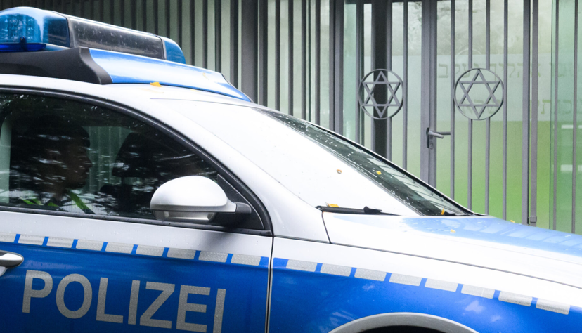 Der Täter soll offenbar zwischen 14 und 15 Jahre alt sein.