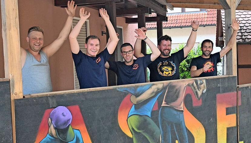 Die H&uuml;ttenfreunde Eberbach mit Vorstand Rainer Baumann (rechts) sind hoch motiviert, ein gutes Gassenfest zu veranstalten.