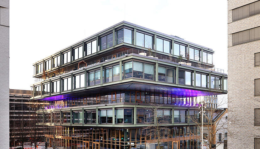 Das neue Gravity-Gebäude auf dem Bildungscampus Heilbronn setzt architektonische Akzente für Innovation und Zukunft. Das neue Gravity-Gebäude auf dem Bildungscampus Heilbronn setzt architektonische Akzente für Innovation und Zukunft.