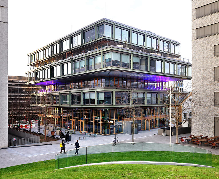 Das neue Gravity-Gebäude auf dem Bildungscampus Heilbronn setzt architektonische Akzente für Innovation und Zukunft. Das neue Gravity-Gebäude auf dem Bildungscampus Heilbronn setzt architektonische Akzente für Innovation und Zukunft.