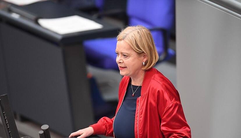 Gesine L&ouml;tzsch (Linke). (Archivbild)