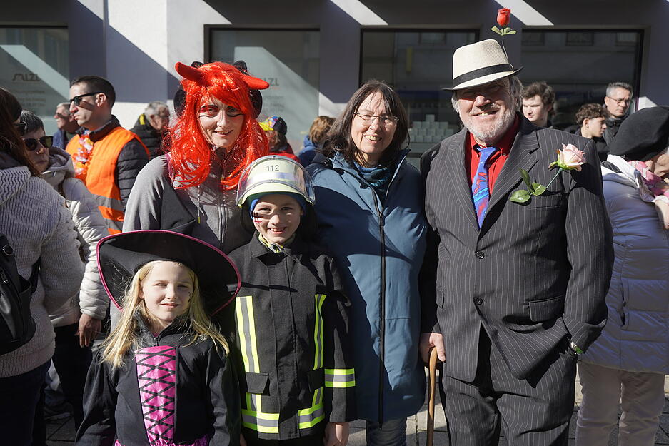 Der traditionelle Leiergassenumzug in Eppingen brachte mit dem Motto „Erfinder und Entdecker“ kreative Kostüme hervor.