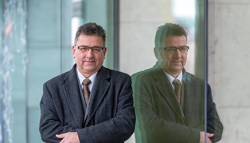 Raphael Benner, Mitglied der AfD, tritt bei der OB-Wahl am 6. Februar an. An den Sieg glaubt er nicht, aber er hofft auf ein gutes Ergebnis.
Foto: Mario Berger