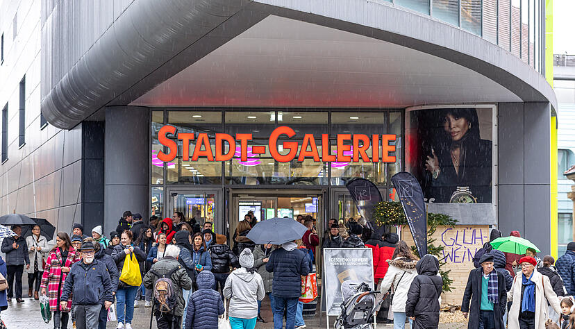 Obwohl in der Heilbronner Innenstadt viel los war, berichten Händler von geringeren Umsätzen im Vergleich zum ersten Advents-Wochenende. Obwohl in der Heilbronner Innenstadt viel los war, berichten Händler von geringeren Umsätzen im Vergleich zum ersten Advents-Wochenende.