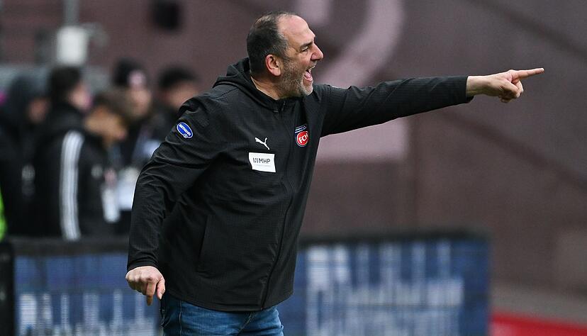 Heidenheims Trainer Frank Schmidt haderte nach der Niederlage in Frankfurt mit dem Pech.