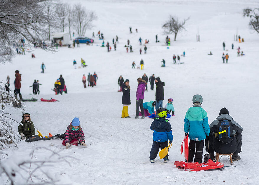 Rodelspa&szlig; am Stocksberg begeistert Familien und Wintersportfans gleicherma&szlig;en.