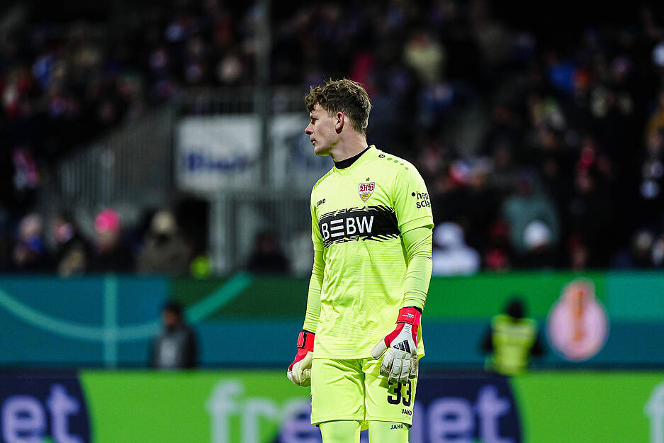 Alexander N&uuml;bel: Hatte lange Zeit wenig zu tun. Musste nur einmal eingreifen in der Anfangsphase. Note: 3