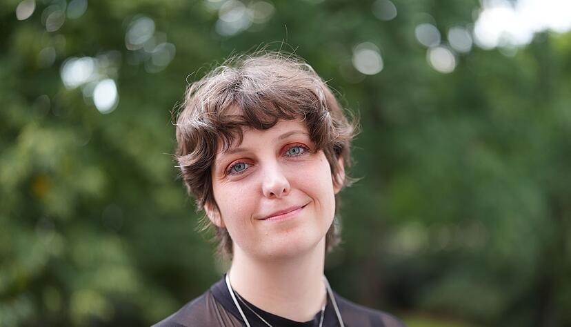 Fiona Sironic steht mit «Am Samstag gehen die Mädchen in den Wald und jagen Sachen in die Luft» auf der Shortlist 2025 (Archivbild).