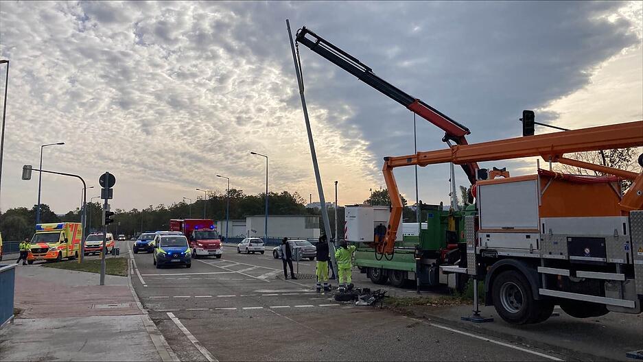 Schwerer Unfall an der Otto-Konz-Br&uuml;cke in Heilbronn
