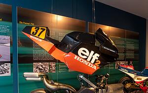 Manchen Motorr&auml;dern kann man auch unter die Verkleidung schauen und die Technik von nahem betrachten.