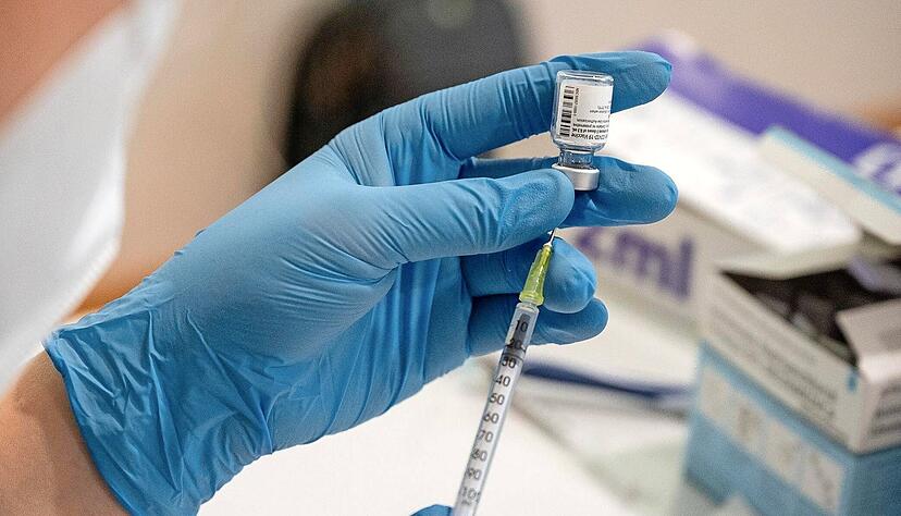 Die einrichtungsbezogene Impfpflicht gilt seit 16. März. Bislang hat das Gesundheitsamt im Kreis noch keine Verbote verhängt, die Prüfung ist enorm aufwendig.
Foto: dpa