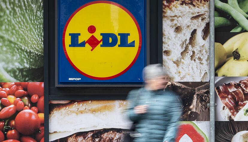 Das Landgericht Heilbronn hat eine Werbekampagne von Lidl als irreführend verurteilt. Das Unternehmen darf die Aktion nicht fortsetzen. Das Landgericht Heilbronn hat eine Werbekampagne von Lidl als irreführend verurteilt. Das Unternehmen darf die Aktion nicht fortsetzen.