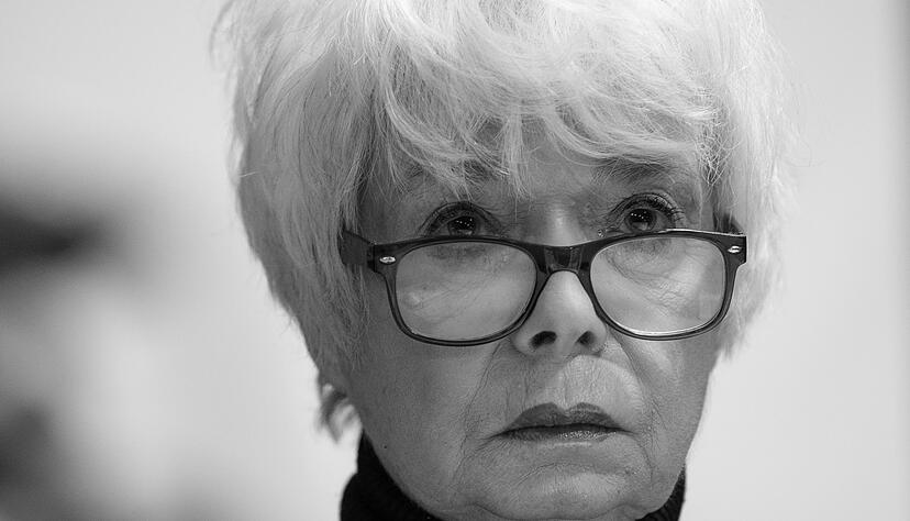 Steeger hatte in den 1970er Jahren als die freche Blonde aus der ARD-Comedy «Klimbim» das Publikum für sich gewonnen. Zuletzt war es um die Schauspielerin ruhig geworden. Jetzt ist Ingrid Steeger gestorben. Steeger hatte in den 1970er Jahren als die freche Blonde aus der ARD-Comedy «Klimbim» das Publikum für sich gewonnen. Zuletzt war es um die Schauspielerin ruhig geworden. Jetzt ist Ingrid Steeger gestorben.