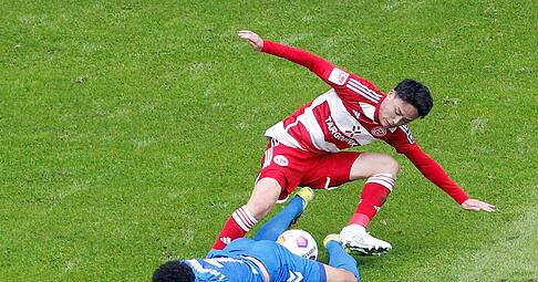 Vor der Aufstiegs-Relegation gelingt Fortuna Düsseldorf um Takashi Uchino (oben) ein Sieg gegen Magdeburg.