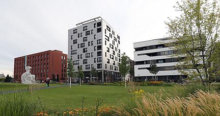 Das Holzhochhaus Skaio im Neckarbogen auf der Buga ist derzeit das höchste Holzhaus weltweit. Foto: Andreas Veigel Das Holzhochhaus Skaio im Neckarbogen auf der Buga ist derzeit das höchste Holzhaus weltweit. Foto: Andreas Veigel