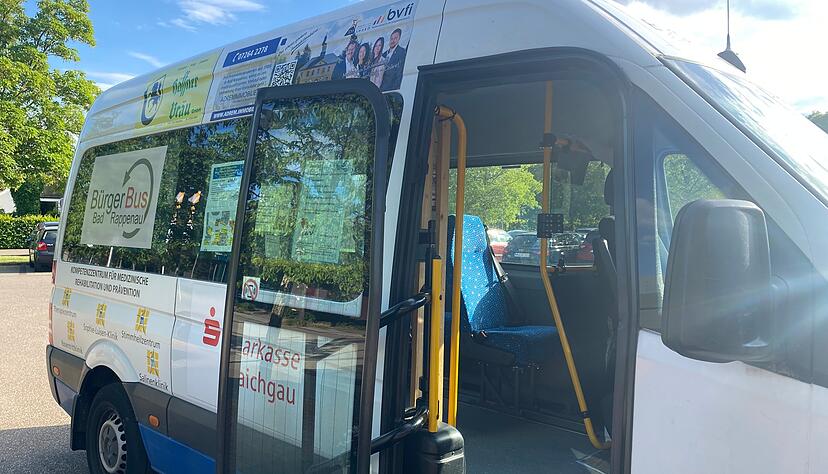 Seit drei Jahren ist der Sprinter im Einsatz. Jeden Mittwoch und Samstag ist der Bus auf einer festen Route durch die Kernstadt unterwegs. Seit drei Jahren ist der Sprinter im Einsatz. Jeden Mittwoch und Samstag ist der Bus auf einer festen Route durch die Kernstadt unterwegs.