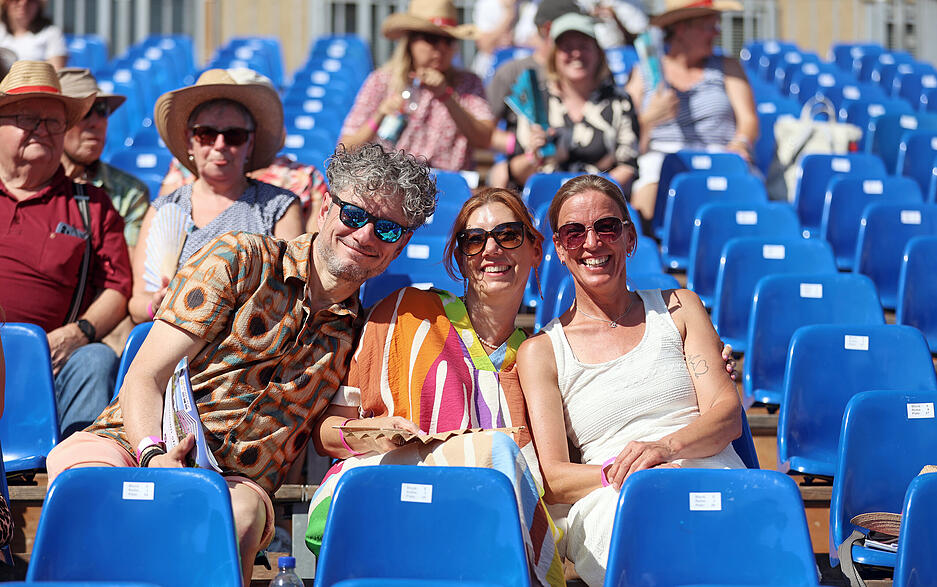 Wasser aus dem Trinkbrunnen gegen den Durst.