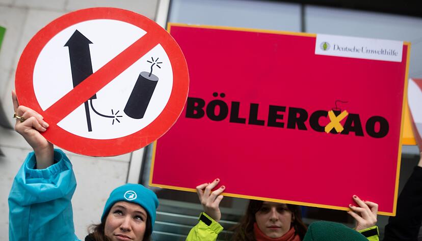 Böller, Kanonenschläge, Knallketten und Knallfrösche sind am 31. Dezember und 1. Januar in Heilbronn verboten. Böller, Kanonenschläge, Knallketten und Knallfrösche sind am 31. Dezember und 1. Januar in Heilbronn verboten.