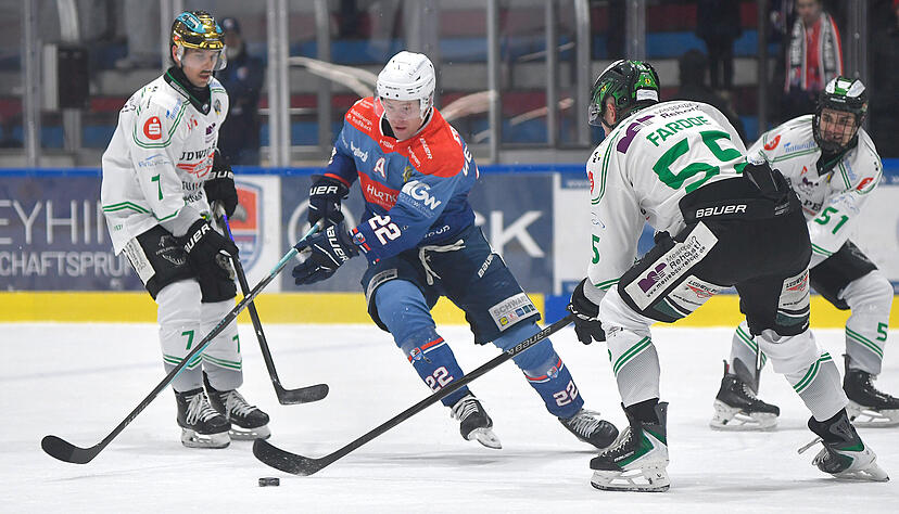 Thore Weyrauch (Mitte) trug zwei Jahre lang das Trikot der Heilbronner Falken.