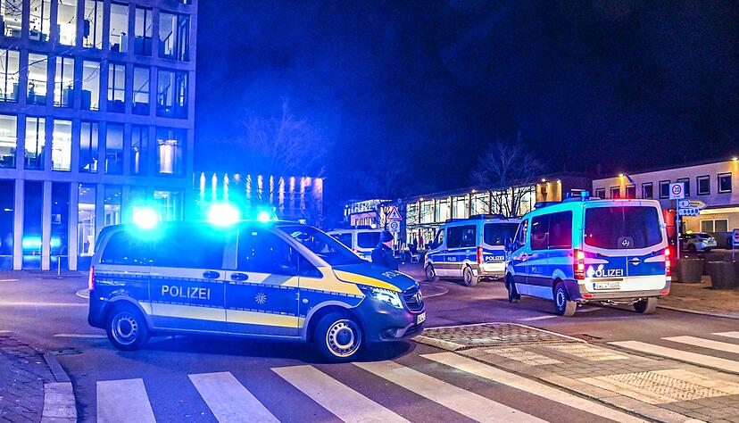 Die Polizei durchsuchte mehrere Gastst&auml;tten in der G&ouml;ppinger Innenstadt.