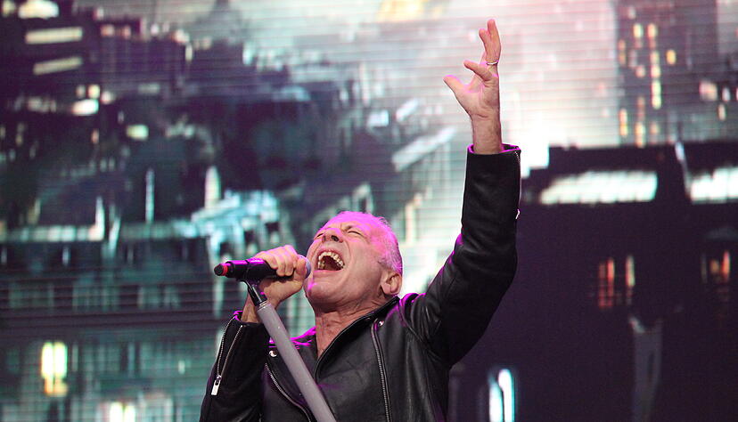 Der Mann mit der kraftvollen &bdquo;Luftschutzsirenen&ldquo;-Stimme: Bruce Dickinson und Iron Maiden legen den Fokus auf Lieder aus den 80er Jahren.