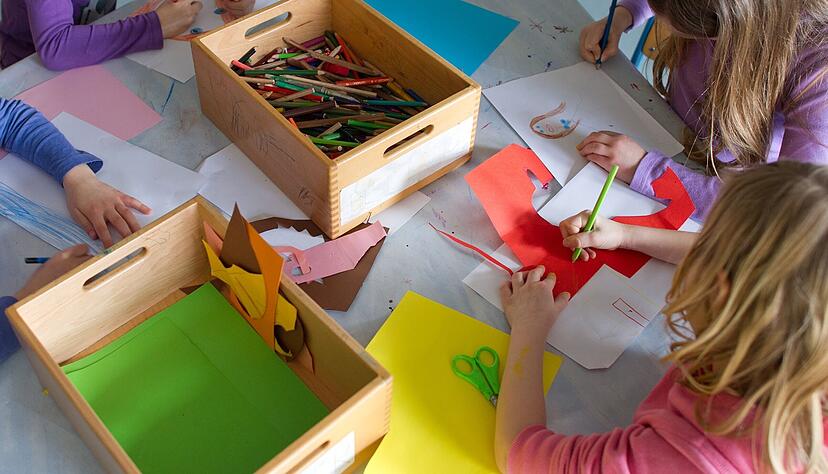 Zur Kernzeitbetreuung &ndash; hier ein Symbolbild &ndash; geh&ouml;ren Aktivit&auml;ten wie Basteln. Auch in Eberstadt.