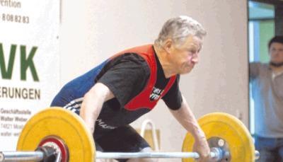 Wie der Sohn, so der Vater: Friedrich Steiner ist ein sehr guter Gewichtheber. Wie der Sohn, so der Vater: Friedrich Steiner ist ein sehr guter Gewichtheber.