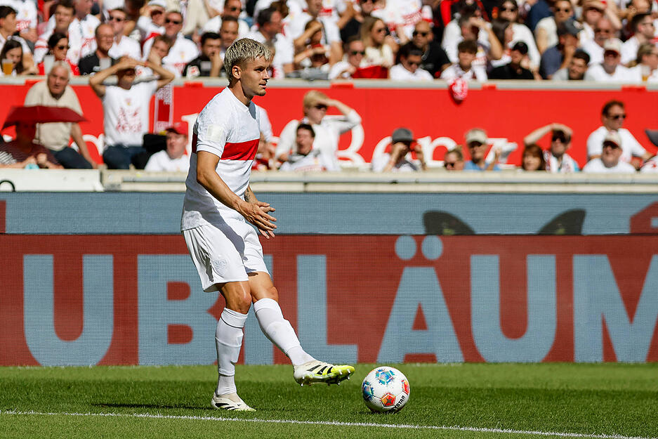 Ramon Hendriks: Eine gute Vorstellung in der VfB-Innenverteidigung vom Chabot-Ersatz. Kaum Fehler, stabil in der Mitte. Note: 3
