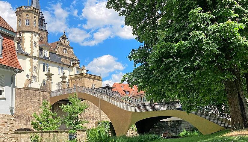 &Ouml;hringen erinnert in diesem Jahr an die Landesgartenschau, die vor zehn Jahren Station machte. Die neue Hofgartentreppe ist nur eines der Bauwerke, das von damals geblieben ist. Die Laga-Freunde f&uuml;hren die Leser durch den Hofgarten.