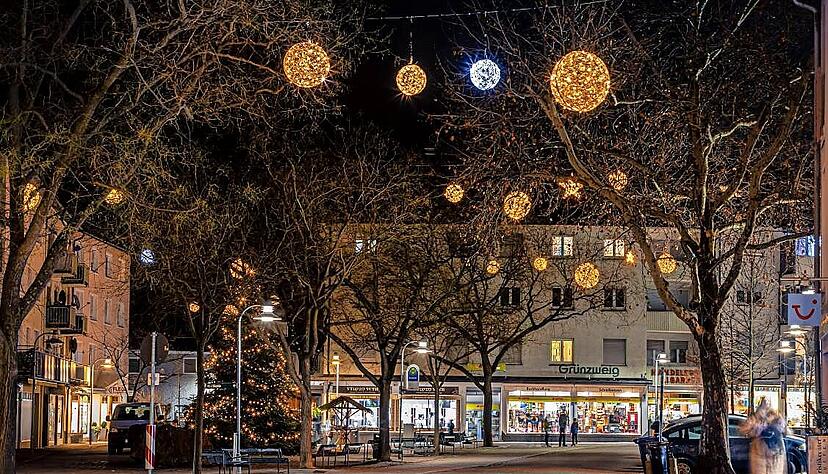 Beleuchtung, Lichter, Postplatz, Beleuchtung in Lauffen a. N. Beleuchtung, Lichter, Postplatz, Beleuchtung in Lauffen a. N.