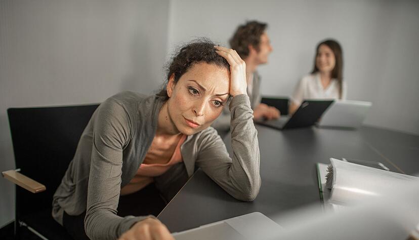 Kann man die Mail so abschicken oder klingt das komisch? Manche Besch&auml;ftigte zerbrechen sich &uuml;ber solche Fragen stundenlang den Kopf.
