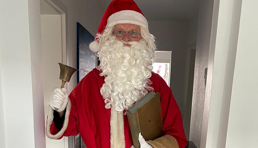 Nikolaus Wilfried Ruoff im Kostüm des Weihnachtsmannes. Foto: privat Nikolaus Wilfried Ruoff im Kostüm des Weihnachtsmannes. Foto: privat