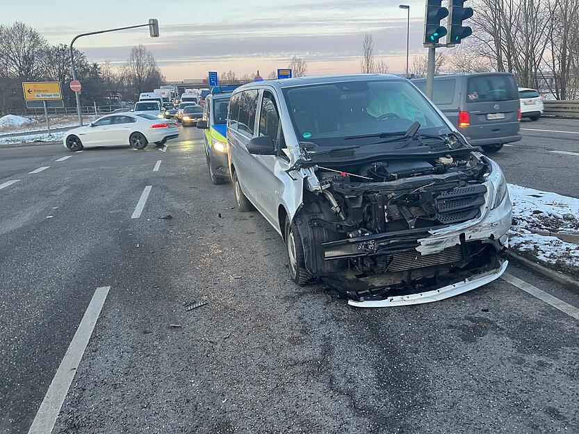 Über den genauen Unfallhergang kann die Polizei noch keine Angaben machen.