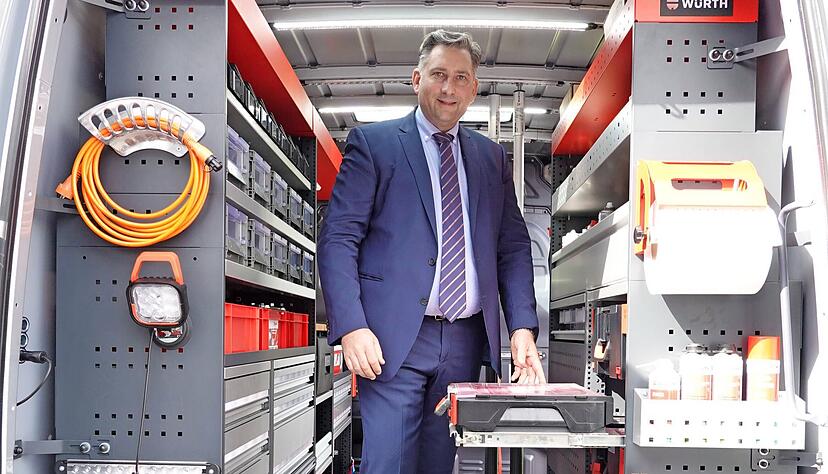 Alles individuell angepasst: Timo Strack zeigt ein eingerichtetes Fahrzeug. Alles individuell angepasst: Timo Strack zeigt ein eingerichtetes Fahrzeug.