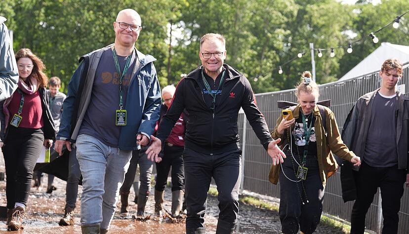 Auch hoher Besuch aus Berlin und Kiel lässt sich auf dem Wacken Open Air blicken. Auch hoher Besuch aus Berlin und Kiel lässt sich auf dem Wacken Open Air blicken.