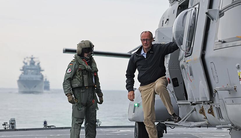 Gut gelandet auf der Fregatte «Bayern». Gut gelandet auf der Fregatte «Bayern».