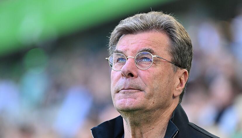 Dieter Hecking erwartet einen Dreikampf um den Klassenerhalt.