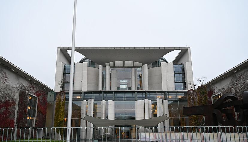 Die aktuelle Bundesregierung bleibt nach der Wahl gesch&auml;ftsf&uuml;hrend im Amt. (Archivbild)