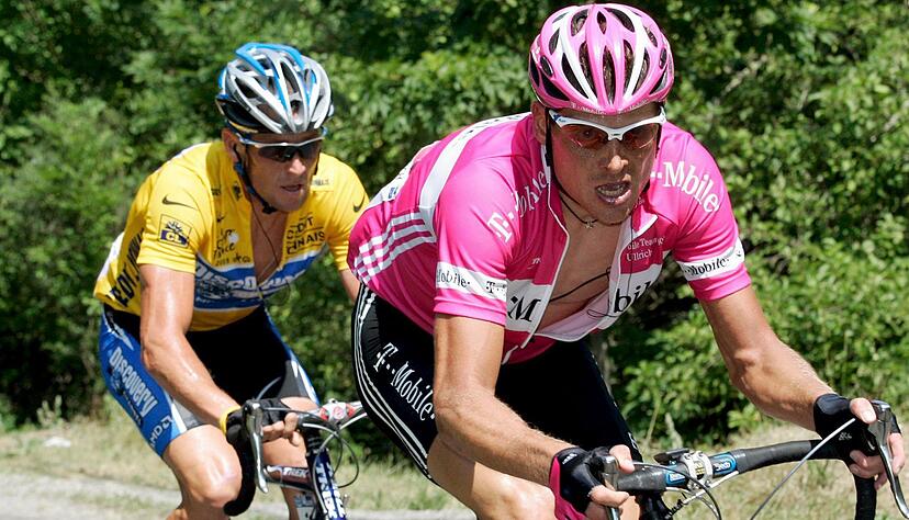Jan Ullrich (r) und Lance Armstrong. Jan Ullrich (r) und Lance Armstrong.