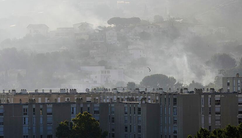 Der riesige Brand bei Marseille versetzte die Einwohner in Schrecken.