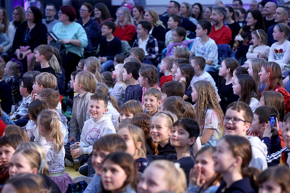 Spielerisch vermittelt Checker Tobi Wissen &uuml;ber Verkehr, Nachhaltigkeit und Zukunftsideen.
